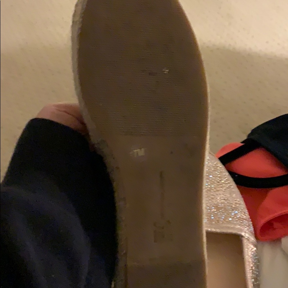 Shoe - Picture 3 of 3